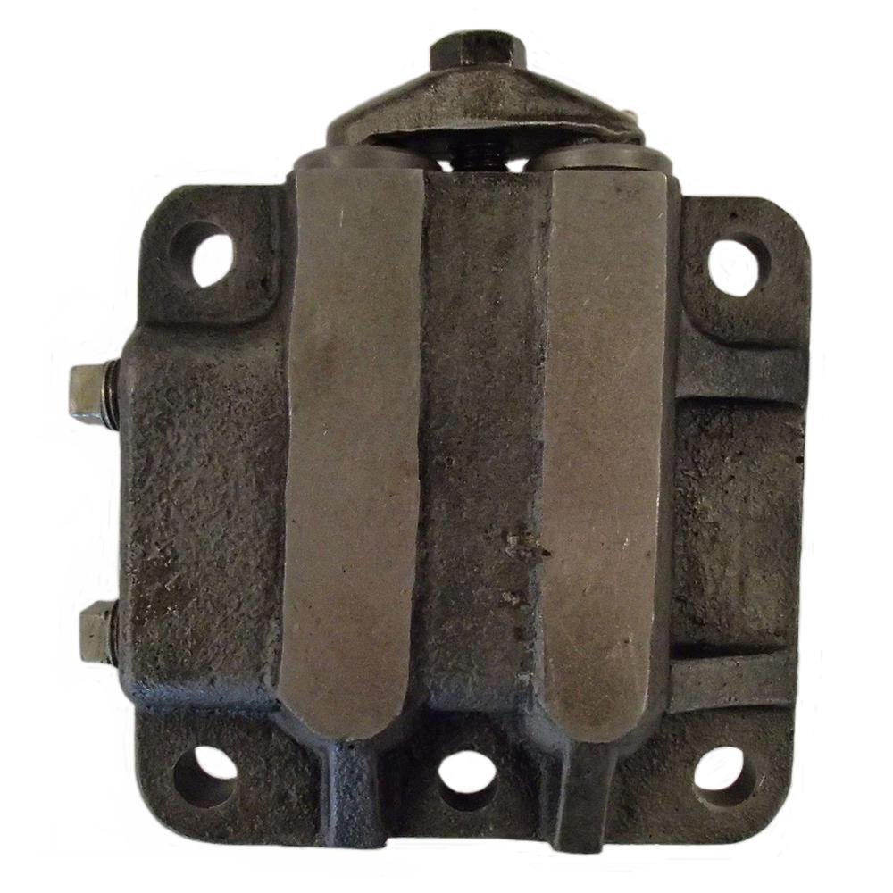 9N621 - RH Hyd. Pump Valve Chamber w/ Valves