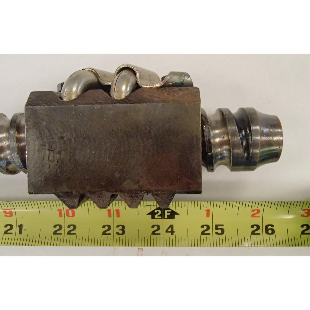 MANUAL STEERING WORM SHAFT Fits Ford TRACTORS 2000, 231, 233, 2600, 3000, 333,