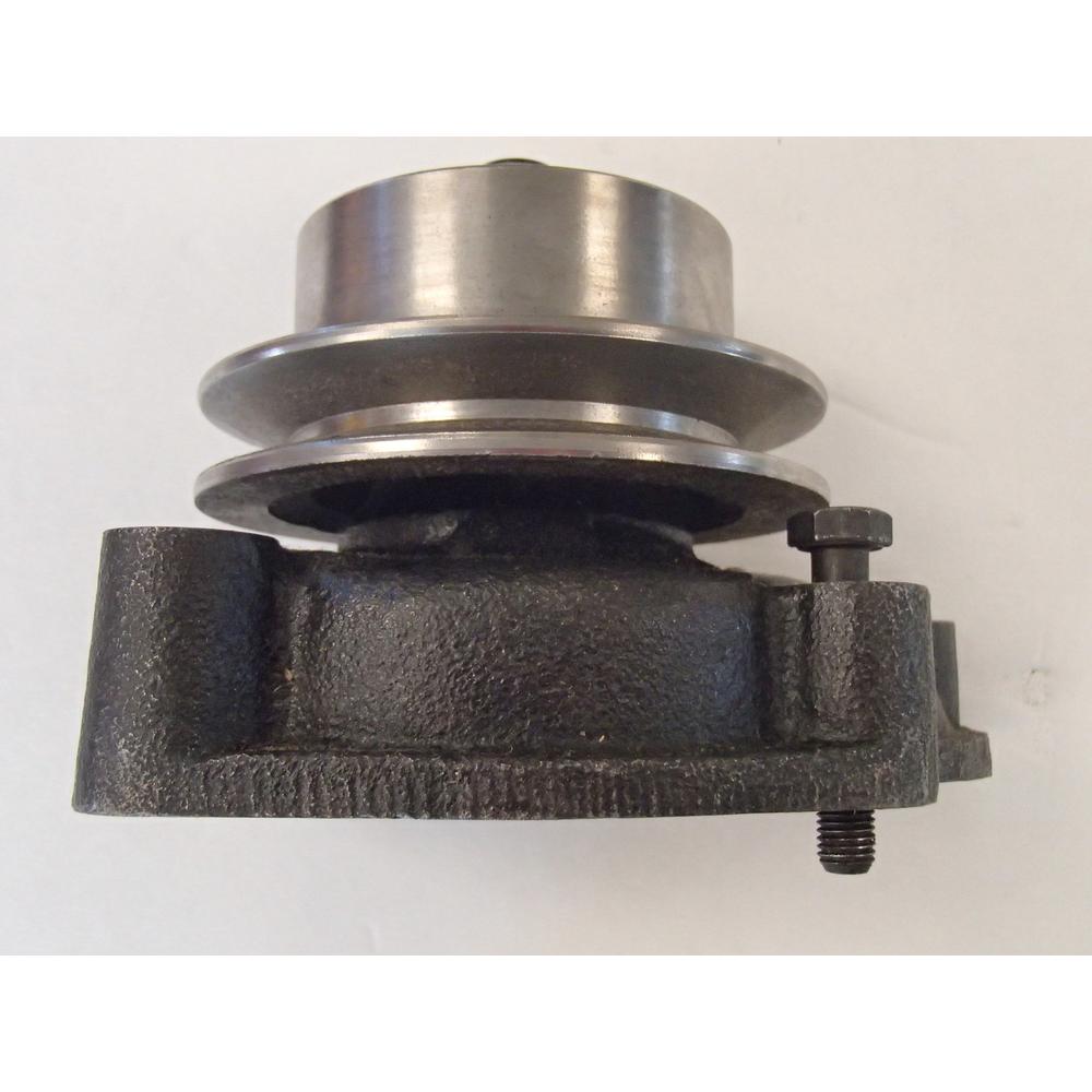 748095M91-AIC Water Pump with Pulley